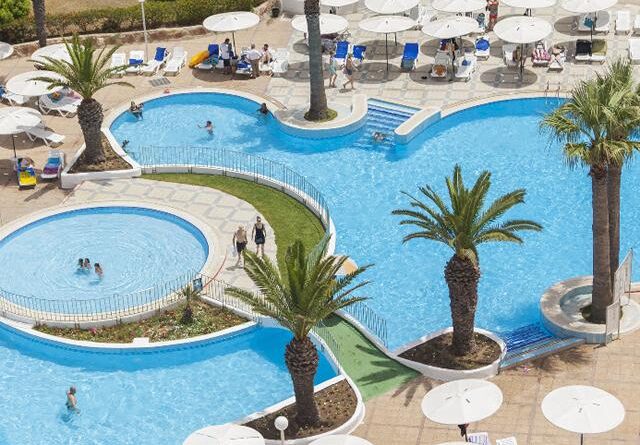 Lees alles over een vakantie naar Hotel El Mouradi Skanes in Monastir voor 2027.