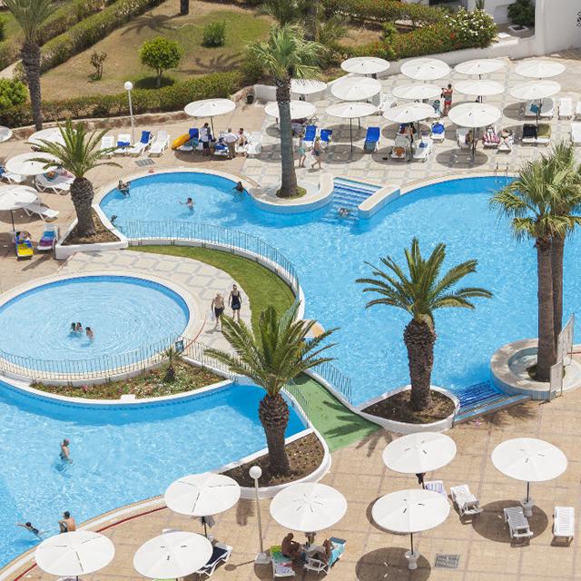 Lees alles over een vakantie naar Hotel El Mouradi Skanes in Monastir voor 2027.