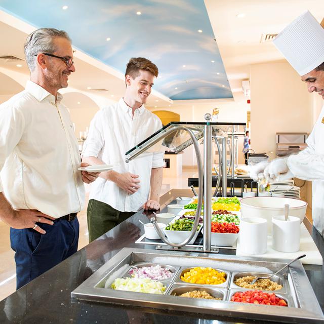 Lees alles over een vakantie naar Hotel Three Corners Ocean View - adults only in El Gouna voor 2027.