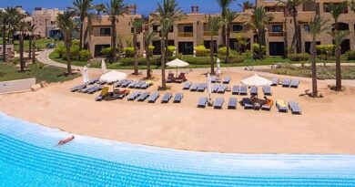 Lees alles over een vakantie naar Hotel Pickalbatros Sands Port Ghalib in Port Ghalib voor 2027.