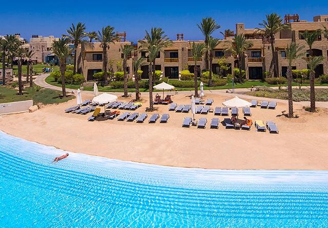 Lees alles over een vakantie naar Hotel Pickalbatros Sands Port Ghalib in Port Ghalib voor 2027.