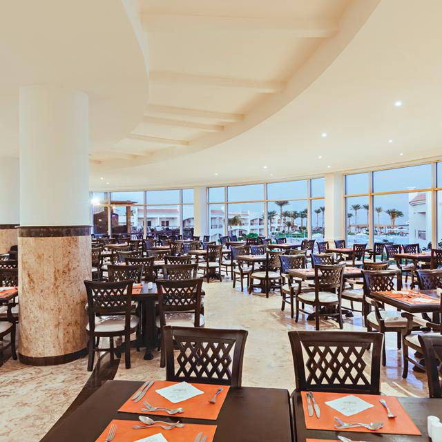 Lees alles over een vakantie naar Hotel SUNRISE Alma Bay Resort in Hurghada voor 2027.