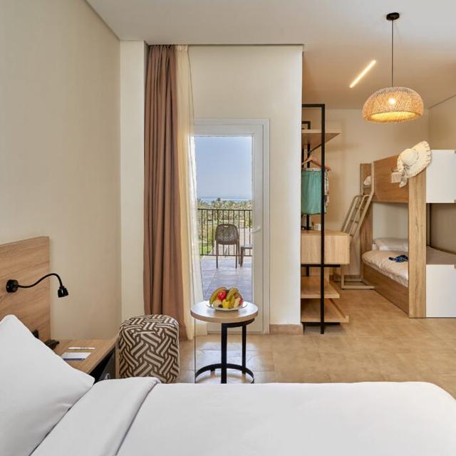 Lees alles over een vakantie naar Three Corners Sunny Beach Resort in Hurghada voor 2027.