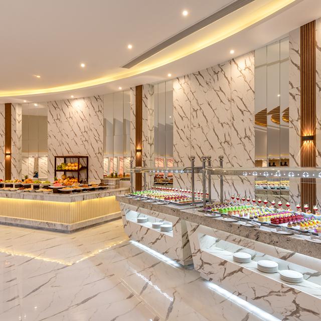 Lees alles over een vakantie naar Hotel Long Beach in Hurghada voor 2027.