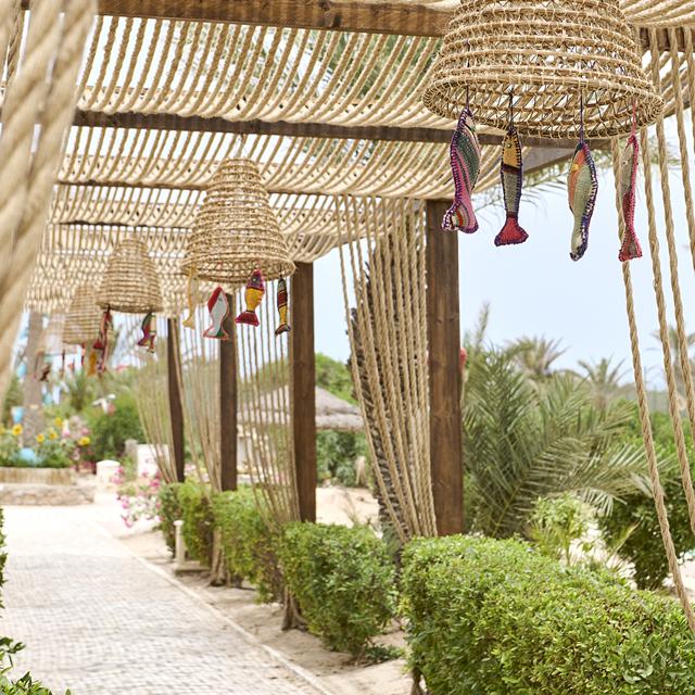 Lees alles over een vakantie naar Iberostar Waves Mehari Djerba in Midoun voor 2027.