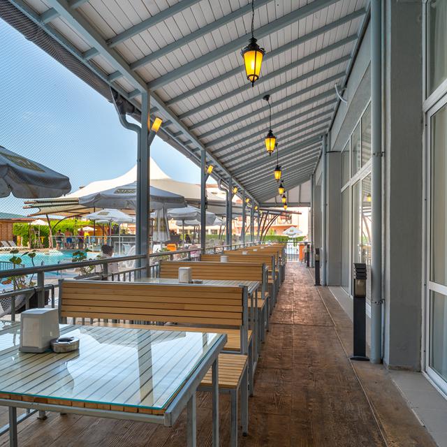 Lees alles over een vakantie naar Hotel MPM Astoria in Sunny Beach voor 2027.