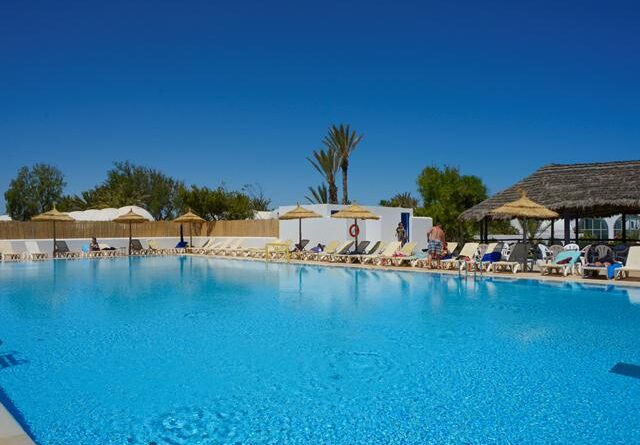 Lees alles over een vakantie naar Hotel Monarque Dar Zahra in Midoun voor 2027.