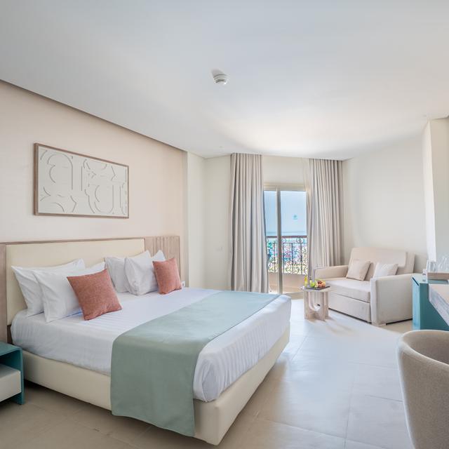 Lees alles over een vakantie naar Hotel Sunrise Azalea Aqua Park Resort in Hurghada voor 2027.