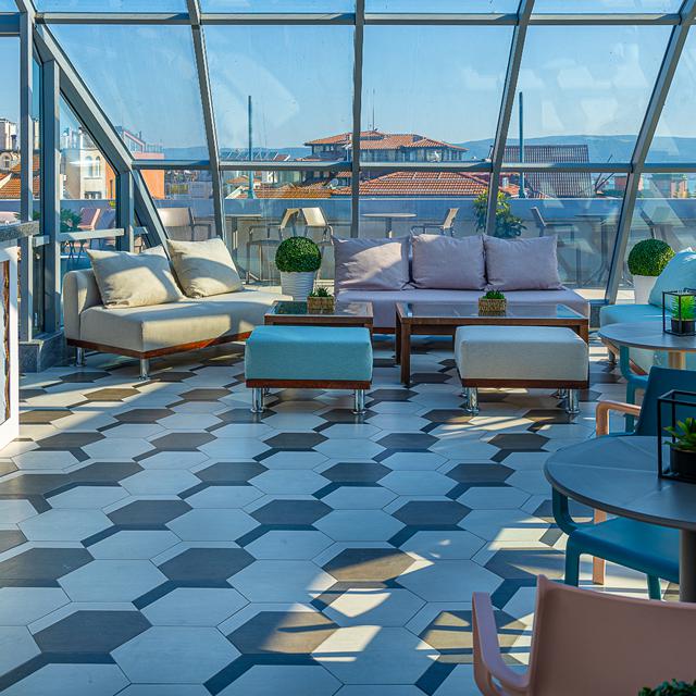 Lees alles over een vakantie naar Hotel Marina Palace affiliated by Melia - Adults only in Nessebar voor 2027.